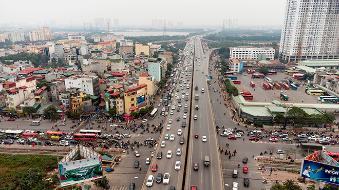 Chiều nay đường cao tốc Pháp Vân - Cầu giẽ đã xảy ùn tắc khoảng 6-7km&nbsp;do lượng phương tiện giao thông đổ về Hà Nội quá đông.