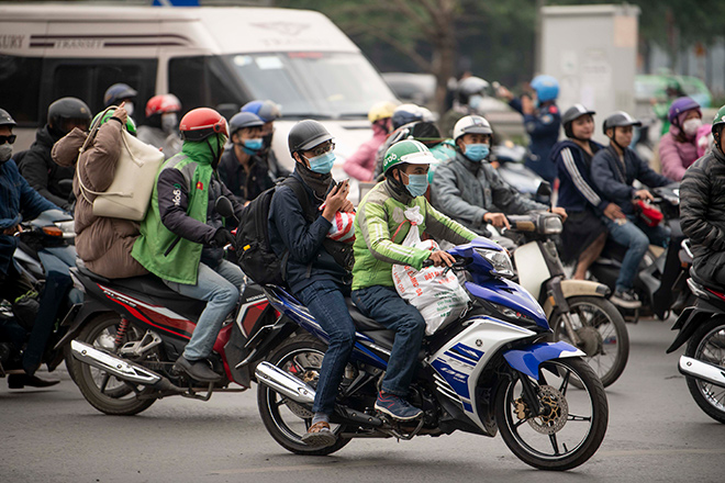 Người dân trở lại Hà Nội, TP.HCM sau kỳ nghỉ Tết Dương lịch, nhiều tuyến đường cửa ngõ ùn tắc - 4