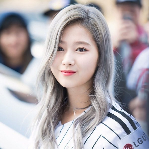 Top màu xám khói đẹp nhất hiện nay giúp tôn da vạn người mê - 7