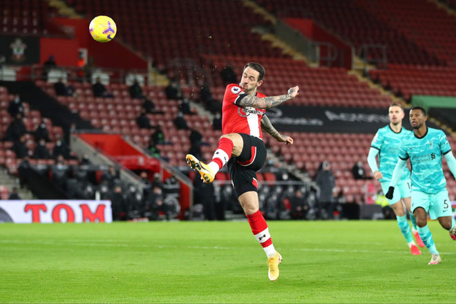 Người cũ Danny Ings "xát muối vào nỗi đau" của Liverpool ngay đầu năm mới