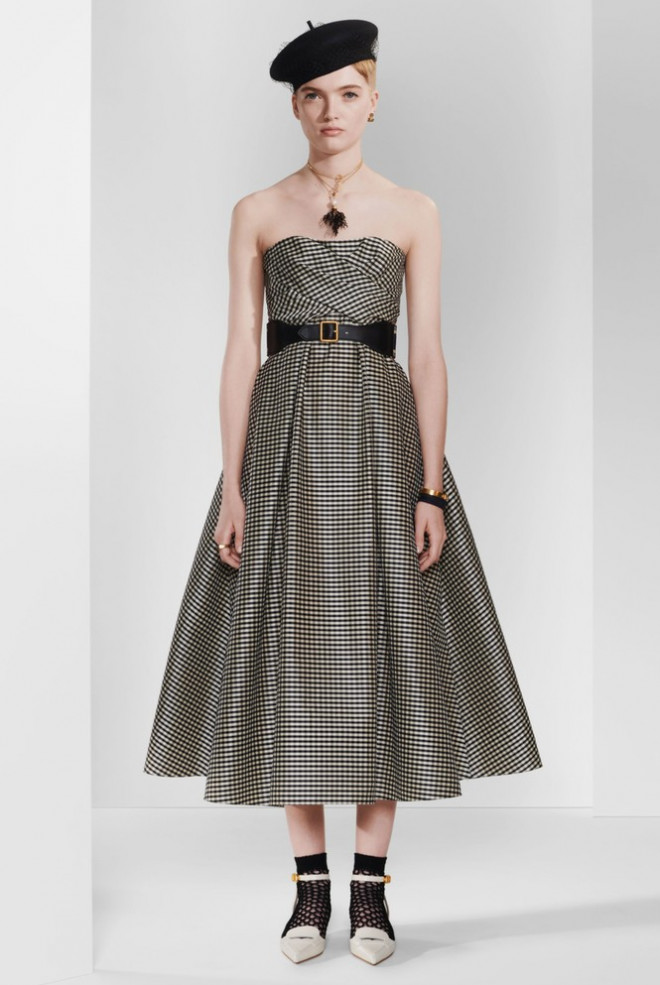 Mẫu váy nằm trong BST&nbsp;Pre-Fall&nbsp;2020 của thương hiệu Dior