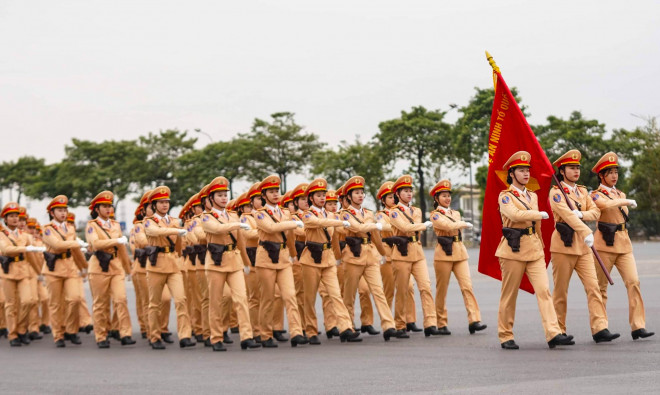 Trong tình huống giả định được đưa ra, một số thành phần khủng bố bất ngờ tấn công đoàn xe. Đặc nhiệm và cảnh vệ nhanh chóng tác chiến bảo vệ nguyên thủ và tiêu diệt mục tiêu.