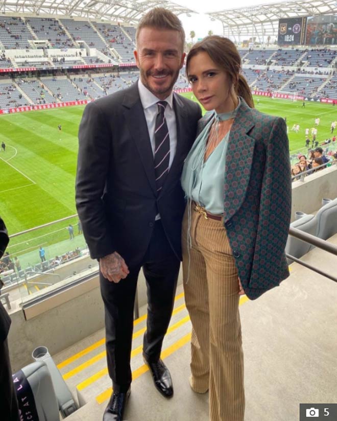 David Beckham và vợ Victoria đang gặp phải nhiều sự chỉ trích từ dư luận vì xé rào mùa Covid-19