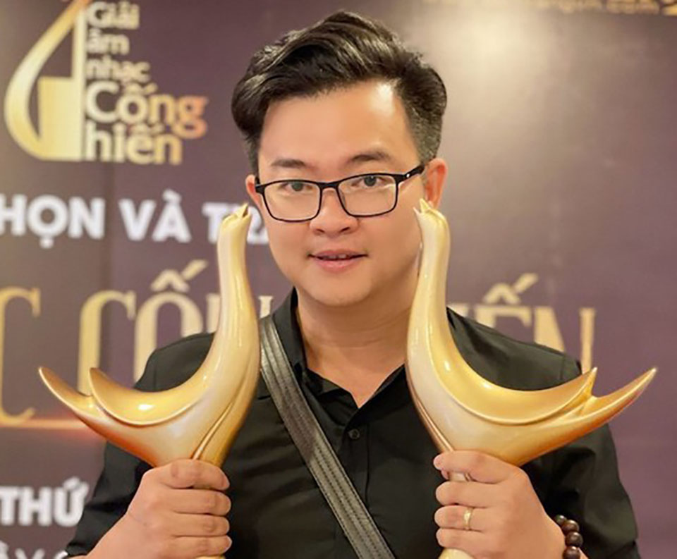 Nguyễn Minh Cường vừa nhận 2 giải Cống Hiến
