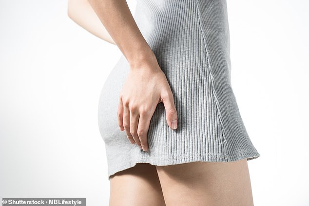 Một nữ y tá ở Úc bị cáo buộc cố tình vén váy để lộ nội y trước mặt đồng nghiệp. Ảnh minh họa: Shutterstock