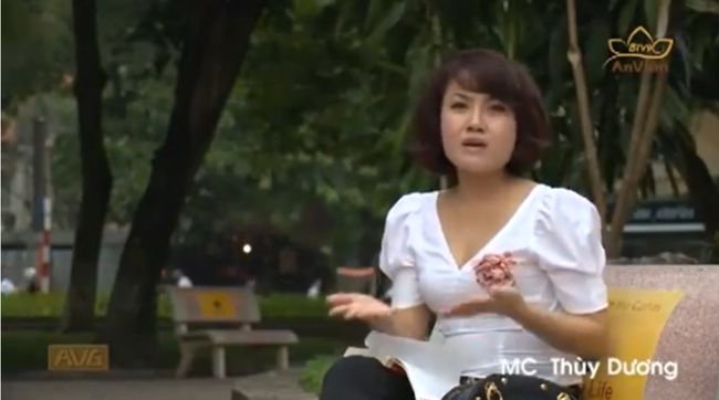 MC Thùy Dương cũng là gương mặt được nhiều người biết đến sau chương trình "Camera giấu kín".
