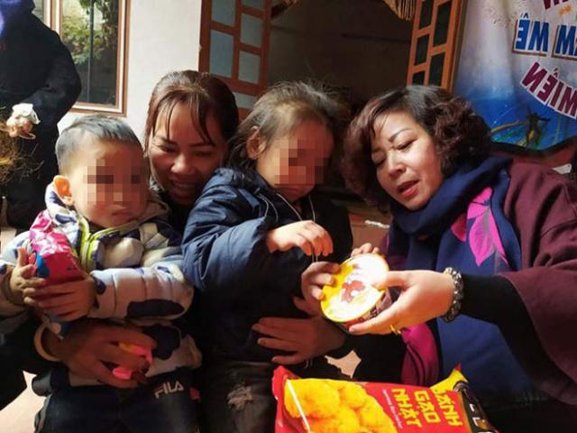 Sáng tỏ lý lịch 2 chị em bị bỏ rơi ngoài trời rét ở Hà Nội kèm tờ giấy ghi "bố mẹ đã chết"
