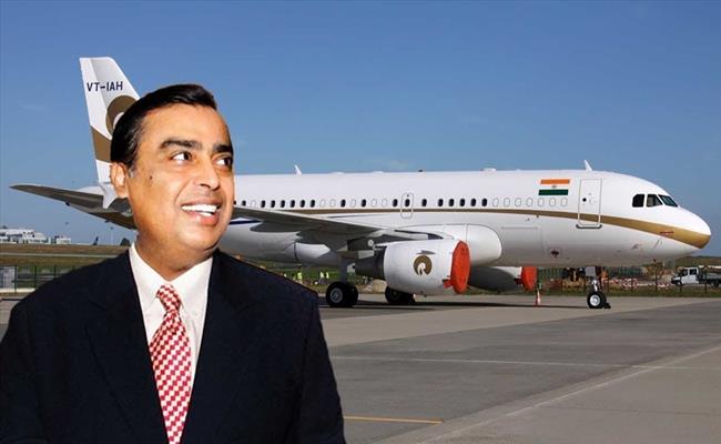 Trung tâm của gia tộc này là Mukesh Ambani. Ông và em trai Anil Ambani được thừa kế cơ nghiệp vào năm 2002, khi cha họ - ông Dhirubhai Ambani, người sáng lập Reliance Industries qua đời mà không để lại di chúc.&nbsp;
