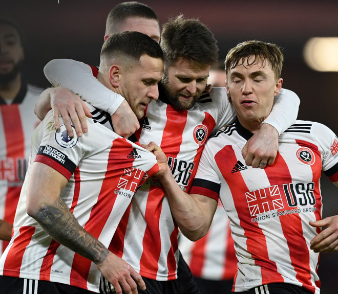 Sheffield United bất ngờ có chiến thắng đầu tay tại Ngoại hạng Anh