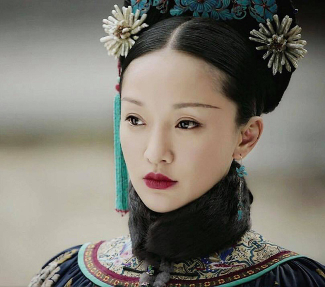 Châu Tấn cũng từng bị chỉ trích với tạo hình thiếu nữ ở "Hậu cung Như Ý truyện".

