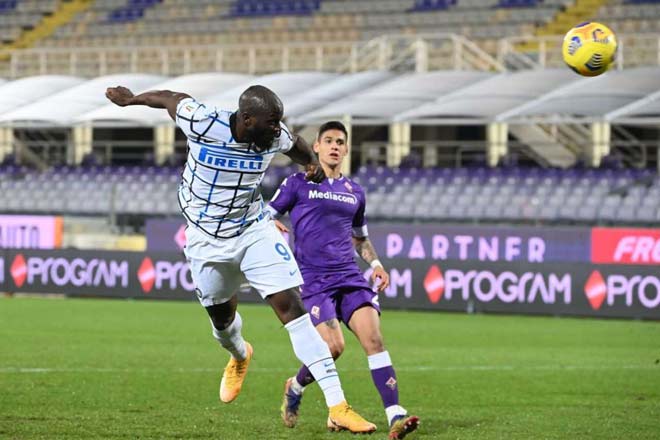 Lukaku đánh đầu ghi bàn quyết định giúp Inter Milan loại Fiorentina để tiến vào tứ kết cúp Quốc gia Ý năm nay