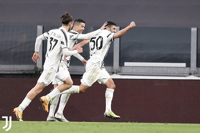 Juventus nhọc nhằn đánh bại Genoa sau 120 phút