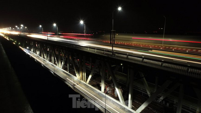 Trong tương lại,&nbsp;sẽ có tổng 11 cầu và hầm bắc qua sông Hồng, trong đó cầu Thăng Long giữ vị trí quan trọng không chỉ với Hà Nội mà còn kết nối các tỉnh phía Bắc và phía Nam.