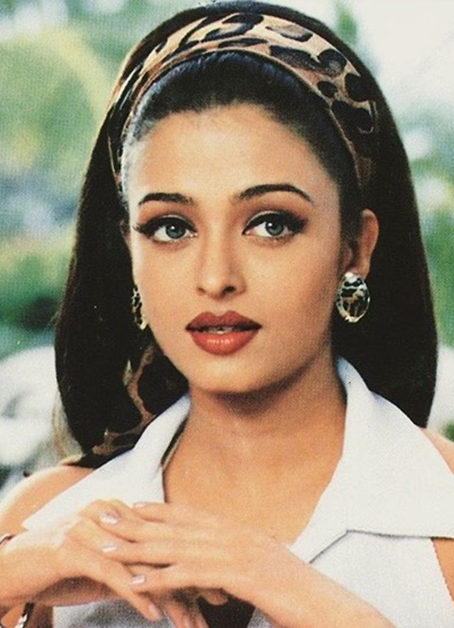 Năm 2000, Aishwarya Rai được bình chọn&nbsp;là Hoa hậu đẹp nhất mọi thời đại.&nbsp;Năm 2005, cô tiếp tục được bình chọn&nbsp;là Hoa hậu thế giới có sắc đẹp vượt thời gian.
