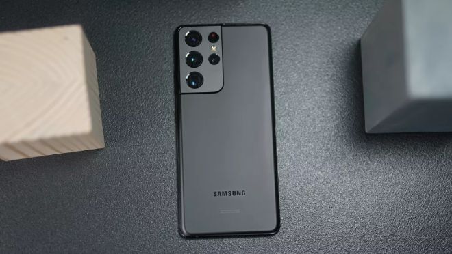 Galaxy S21 Ultra và iPhone 12 Pro Max: Ai mới là ông trùm smartphone? - 1