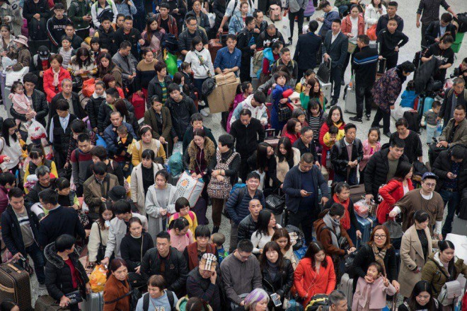 Kỳ nghỉ Tết Nguyên đán tại Trung Quốc thu hút hàng triệu người tham dự trong các sự kiện ngoài trời. Ảnh: EPA