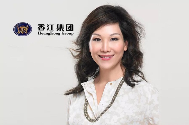 Bà là đồng sáng lập Tập đoàn Heung Kong với chồng Liu Zhiqiang. Đến nay, ngoài kinh doanh nội thất, tập đoàn còn kinh doanh bất động sản và đầu tư, sở hữu cổ phần trong công ty chứng khoán và ngân hàng.

