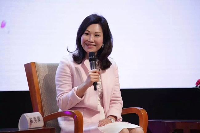 Zhai Meiqing từng là một trong 20 phụ nữ giàu nhất Trung Quốc. Số liệu hồi năm 2016 của Forbes cho thấy tài sản của bà là 1,1 tỷ USD.
