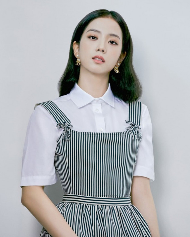 Lại đụng đồ Dior với Jisoo (BLACKPINK), Triệu Lệ Dĩnh tiếp tục bị chê lộ nhược điểm - 3