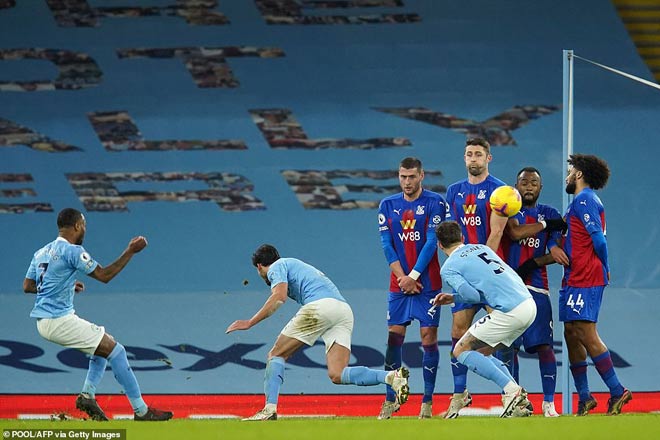 Man City đại thắng Crystal Palace để lăm le chiếm ngôi đầu bảng của MU