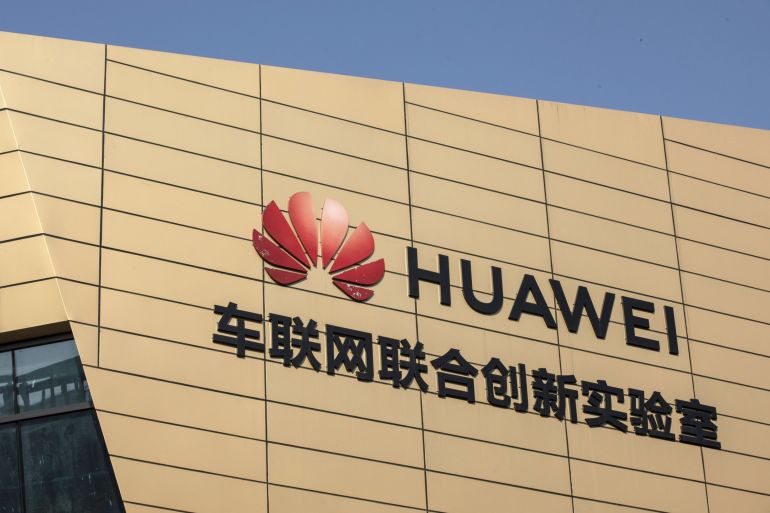 Huawei rơi vào “cửa tử” khi ông Trump tung đòn cuối trước khi rời ghế tổng thống - 1