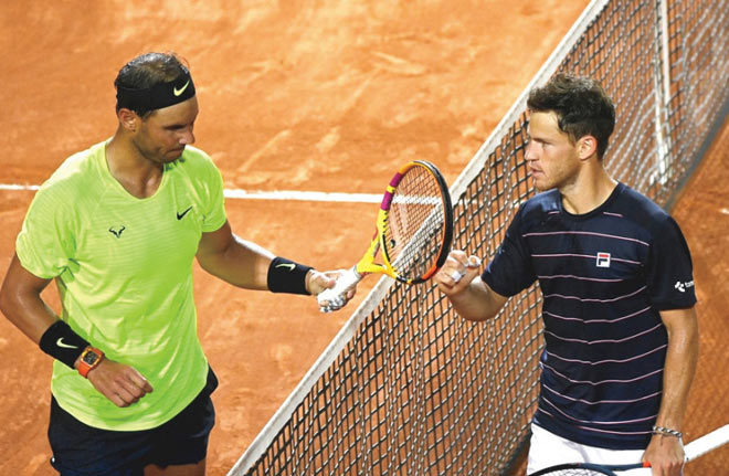 "Gã lùn" Schwartzman đã phá dớp buồn khi đối đầu Nadal