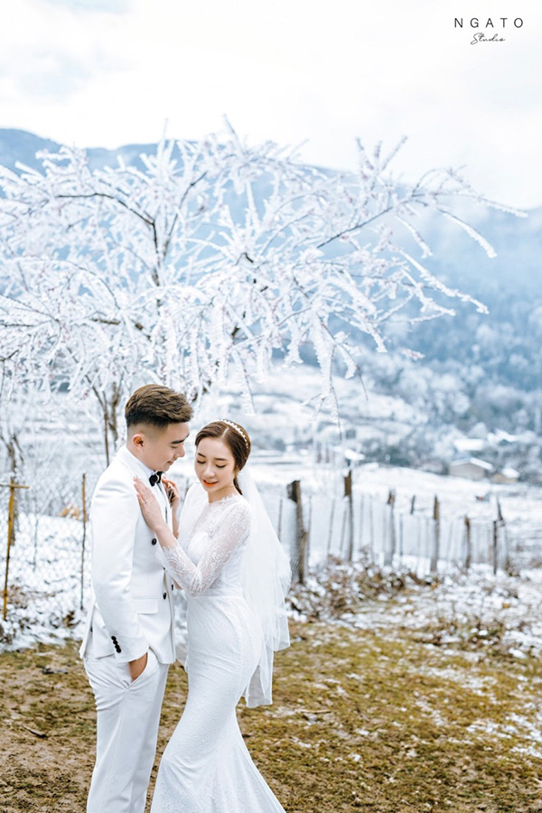 Chụp ảnh với tuyết được nhiều cặp đôi lựa chọn là concept lý tưởng để gửi gắm bộ ảnh cưới độc nhất của cuộc đời&nbsp;