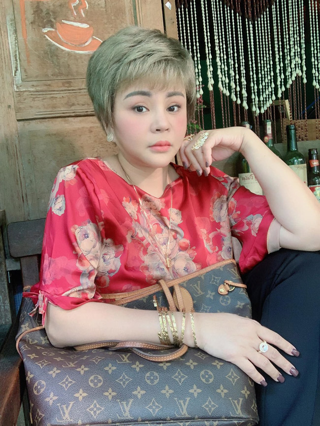 Hiện tại Lê Giang đảm nhận vai dì ghẻ trong web drama "Tâm sắc Tấm", được khán giả khen ngợi về diễn xuất vai phản diện.
