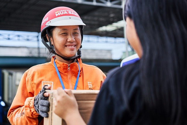 Mua sắm online trở thành thói quen mới của người dùng, đặc biệt là giới trẻ. Ảnh:&nbsp;Lazada.
