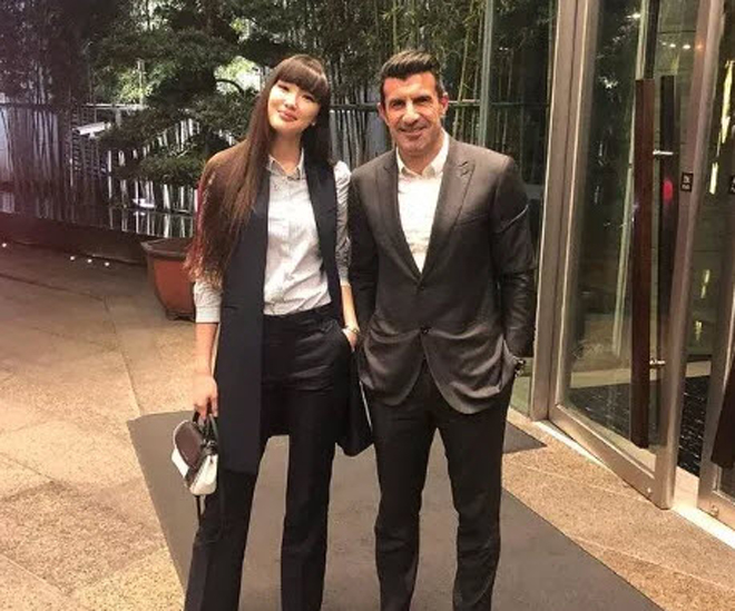 Sánh đôi cùng Luis Figo