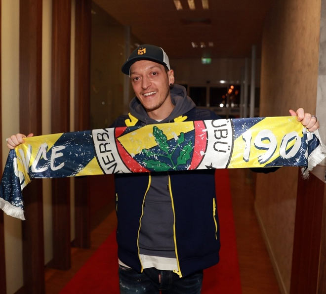 Fenerbahce chuẩn bị chính thức công bố bản hợp đồng với ngôi sao Ozil