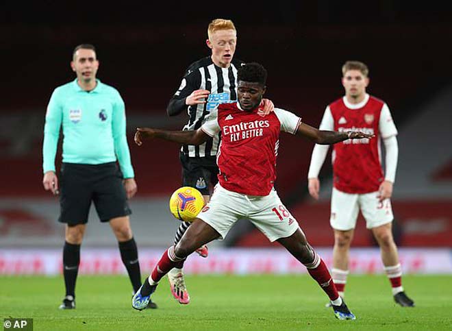 Trực tiếp bóng đá Arsenal - Newcastle: David Luiz không chiến bất thành (Hết giờ) - 1