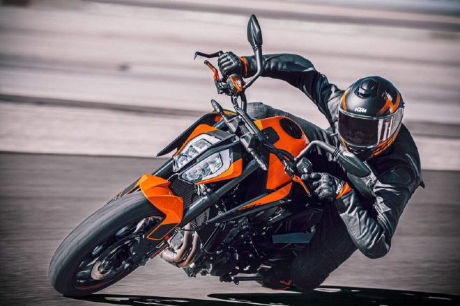 2021 KTM 890 Duke.