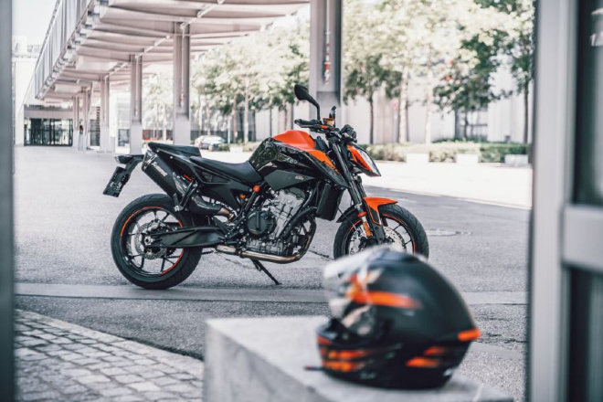 2021 KTM 890 Duke trình làng, mạnh mẽ và vận hành sắc nét hơn - 7