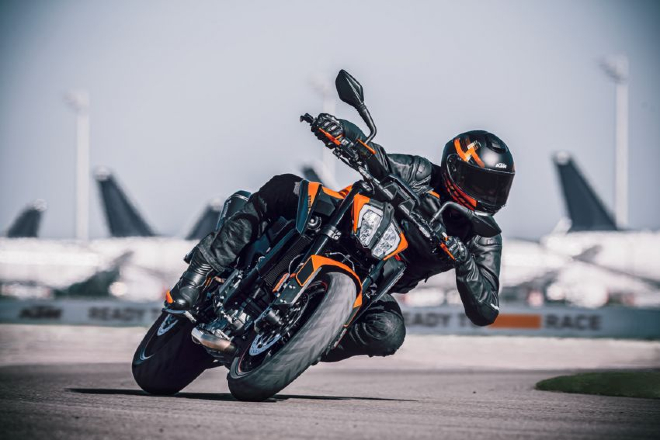 2021 KTM 890 Duke trình làng, mạnh mẽ và vận hành sắc nét hơn - 9