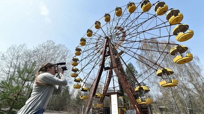 Chernobyl (Ukraine): Nhà máy điện hạt nhân Chernobyl, cũng như thành phố ma Pripyat gần đó, đã trở thành điểm thu hút khách du lịch bất ngờ hơn 3 thập kỷ sau thảm họa hạt nhân 1986.
