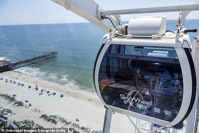 Cảnh nóng của cặp đôi được cho là quay trong một khoang chứa của vòng đu quay SkyWheel. Ảnh minh họa: Getty