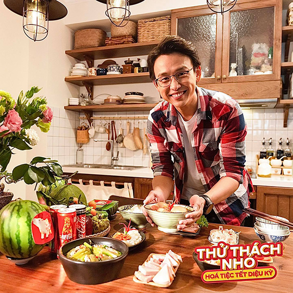 Anh chàng MC được mệnh danh “con nhà người ta” khiến người hâm mộ thích thú khi trổ tài nấu nướng các món ăn ngày Tết