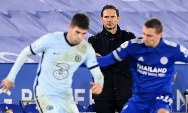 Lampard bực tức vì các học trò đá tệ khi đấu Leicester City