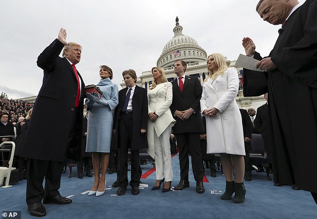 Barron Trump từng xuất hiện trong lễ tuyên thệ nhậm chức của ông Trump vào năm 2017.