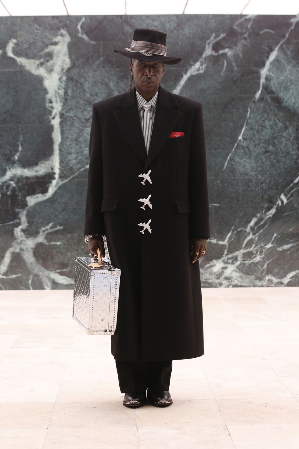 Bộ sưu tập nam giới mùa đông 2021 của Louis Vuitton có gì khiến chúng ta phải trầm trồ? - 1