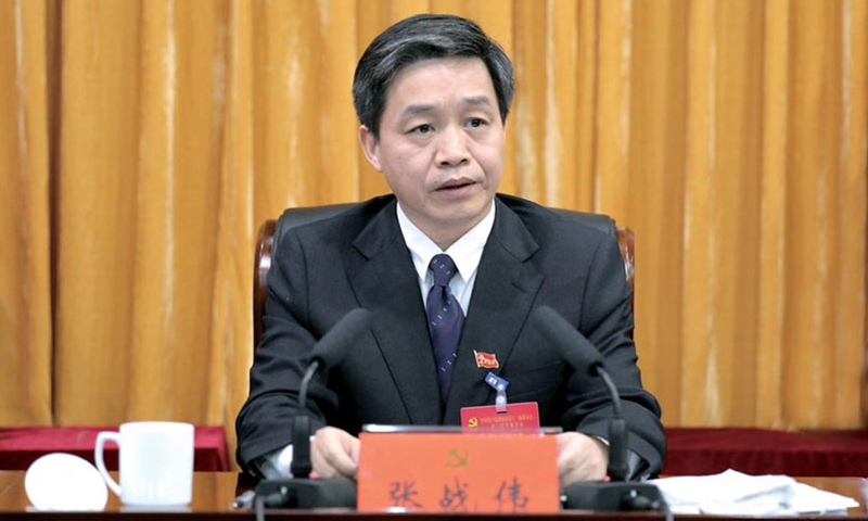 Zhang Zhanwei – Bí thư Thành ủy Thành phố Tế Nguyên – bị cách chức vì tát cấp dưới đang ăn (ảnh: Hoàn cầu)