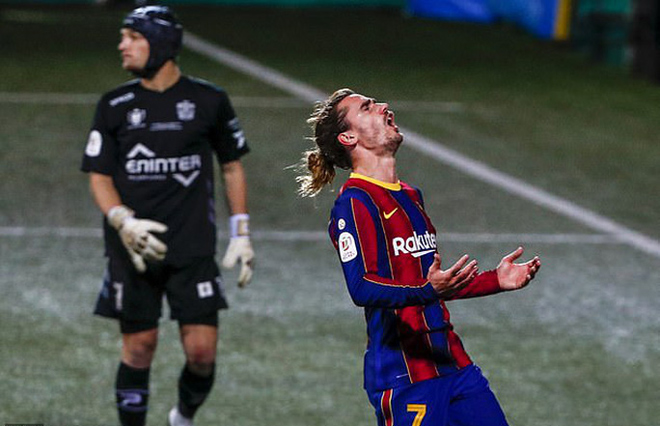 Barca bất lực trong việc chọc thủng lưới&nbsp;Cornella trong suốt 90 phút chính thức
