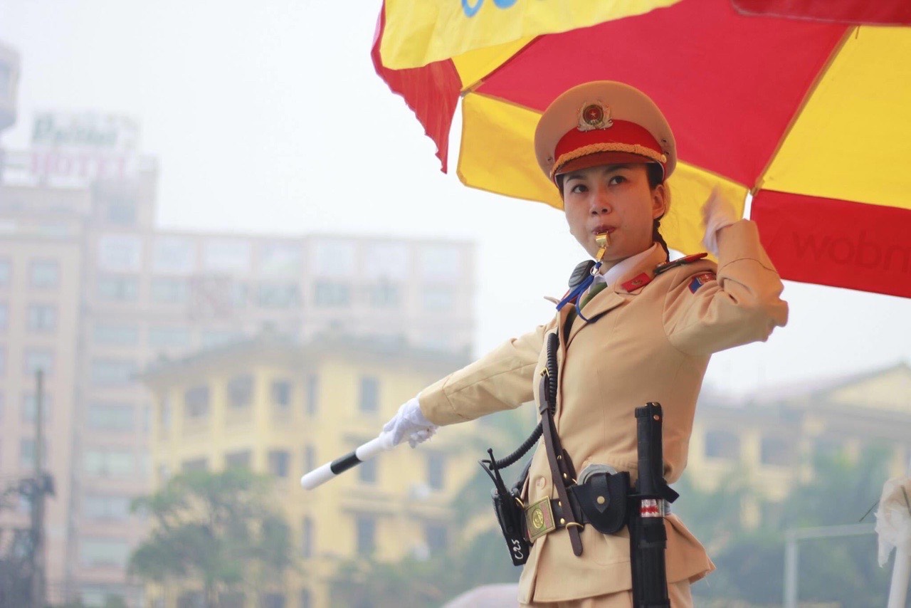 Công an Hà Nội tạm cấm đường và phân luồng giao thông để đảm bảo an ninh, an toàn, thông suốt phục vụ các hoạt động của Đại hội đại biểu toàn quốc lần thứ XIII của Đảng. (Ảnh minh họa)