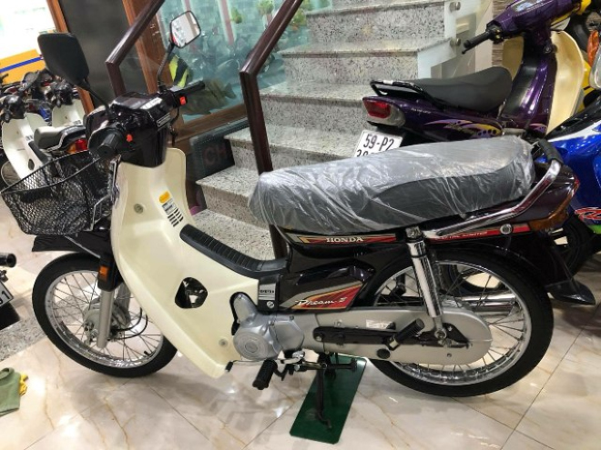 Chiếc xe được cho là Honda Dream II Thái còn zin.