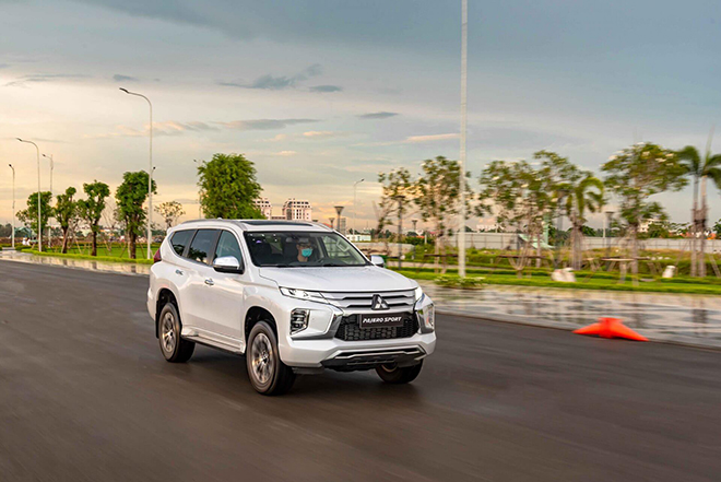 Giá xe Mitsubishi Pajero Sport lăn bánh tháng 1/2021 - 15