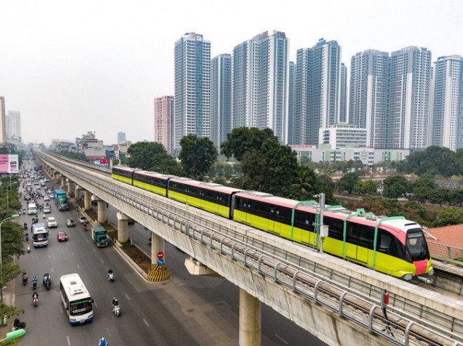 Đoàn tàu đầu tiên của tuyến đường sắt Nhổn - ga Hà Nội bắt đầu vào giai đoạn thử nghiệm liên động