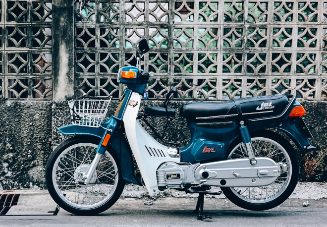 Hồi sinh Suzuki Bravo RC100, nỗi lo của Honda DD đỏ một thời - 11