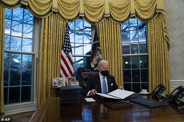 Đa số người Mỹ ủng hộ các chính sách của Tổng thống Joe Biden trong những ngày đầu nhiệm kỳ.