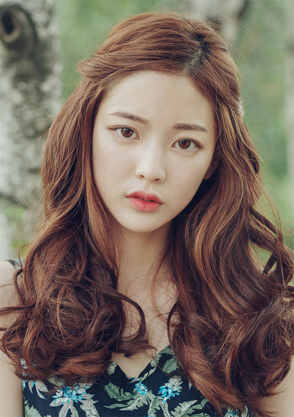 30 Kiểu tóc xoăn đẹp trẻ trung phù hợp với mọi khuôn mặt bạn gái - 10